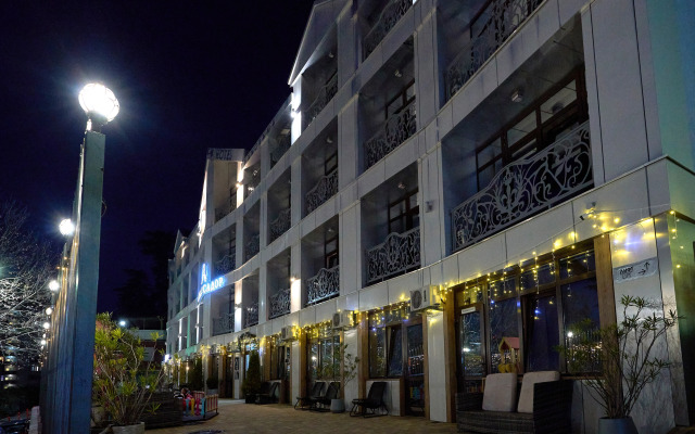 Hotel Ambassador