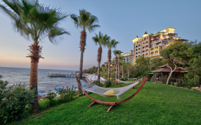 Merit Crystal Cove Hotel Casino & SPA