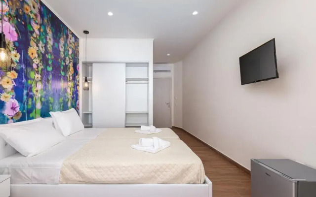Aqua Luxury Suites