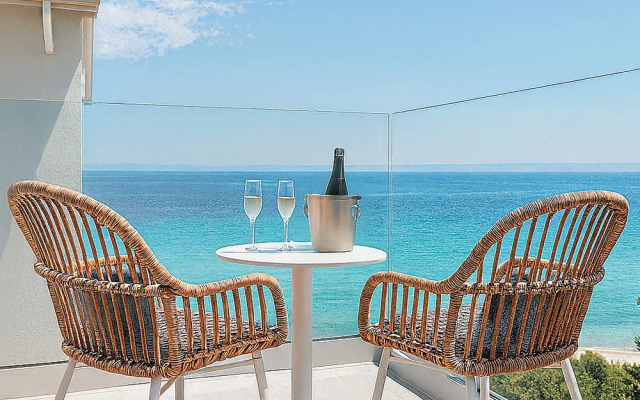 Отель Gloria luxury suites