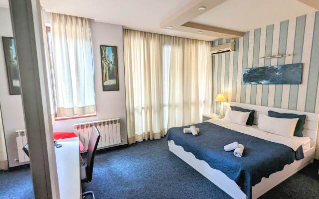 Sani Hotel
