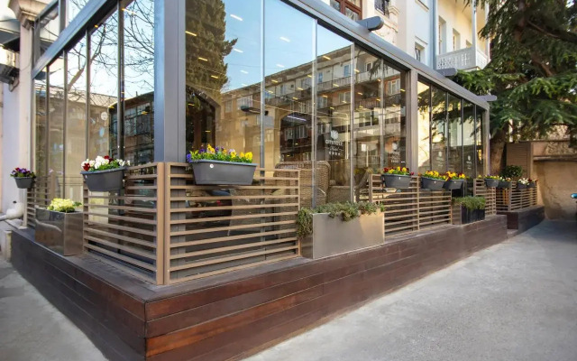 City Avenue Hotel