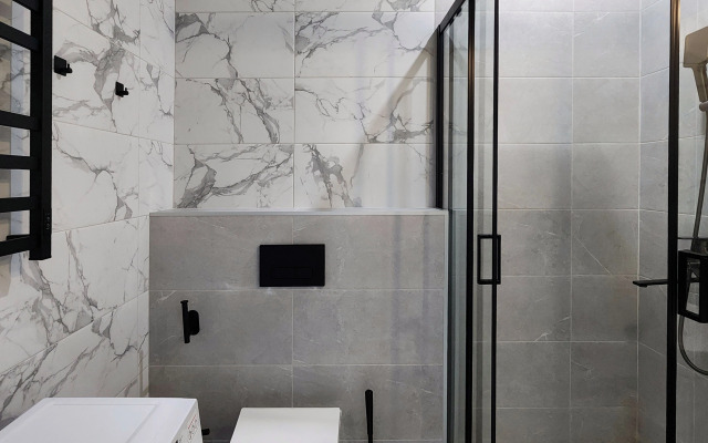 Studiya s Basseynom na Territorii Zhk Flat