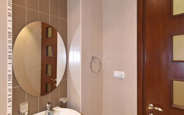3-Komn. V Novostroyke, Ulitsa Arama, Di6413 Flat