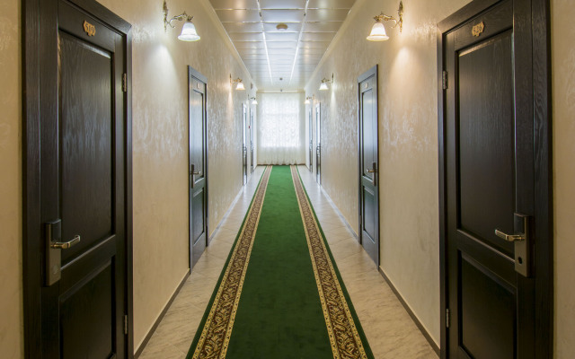 Grand Noy Hotel