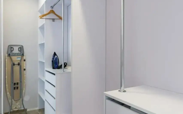 V Tsentre,lyuks Vmestimostyyu 6 Chelovek Apartments