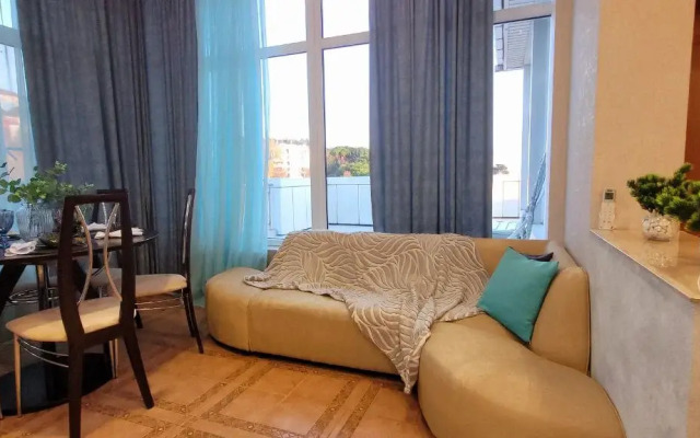 Trekhkomnatnaya S Pryamym Vidom Na More Flat