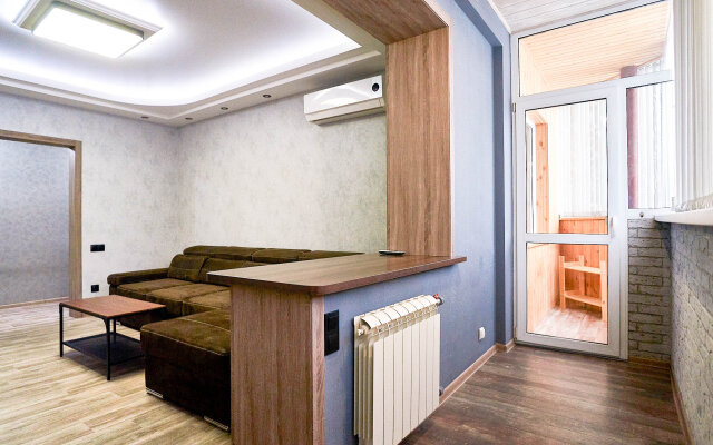 Loft Delux On Maslenikova 78 Apartments