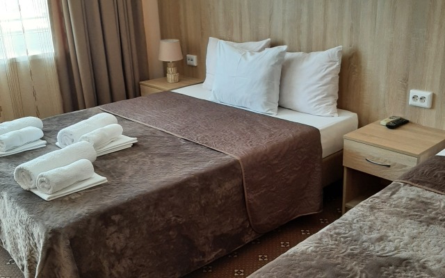 Lili Guest House