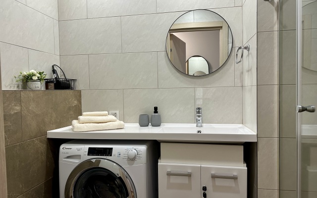 U Metro Kirovskiy Zavod Apartments 1