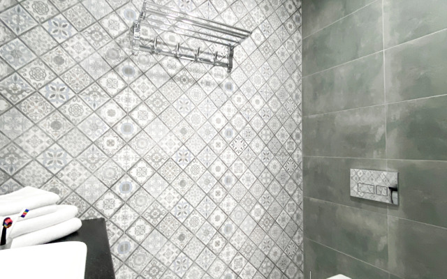 Апартаменты студия 30 кв.м. с двуспальным диваном и балконом 6 этаж