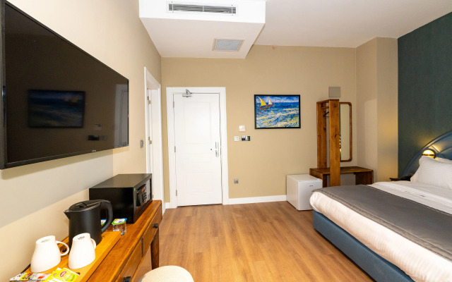 Nenessa Airport Hotel