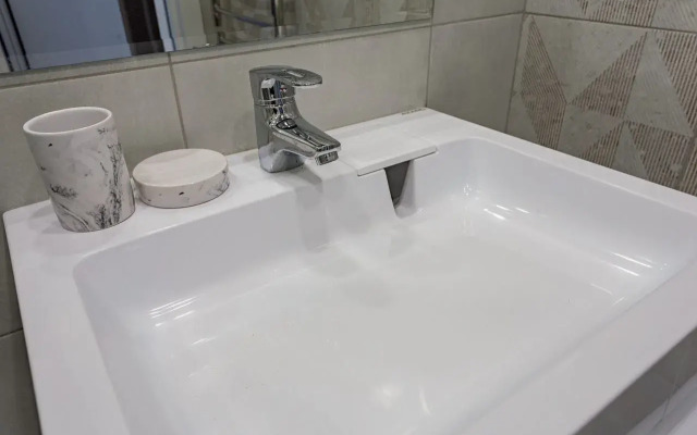 Na Yasnogorskoy Ulitse 16/2k7 Apartment