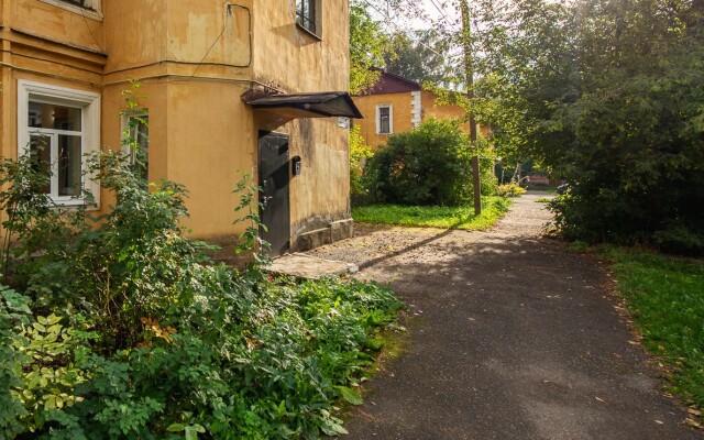 Flat s Parkovkoy i Otdelnym Vkhodom