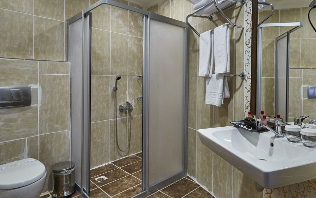 Royal Towers Kiris Hotel
