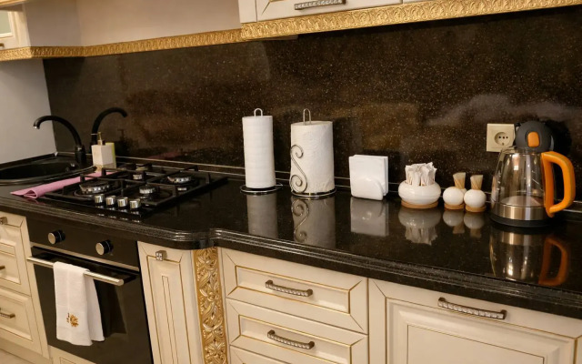 Апартаменты 5 Звезд на Шамиля Джикаева 5А-2