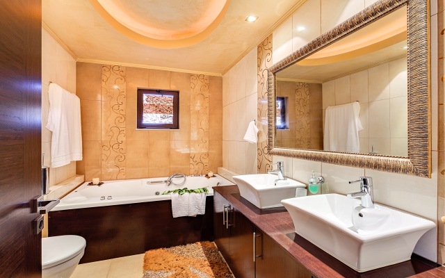 Cretan Sunny Villa Heated Pool