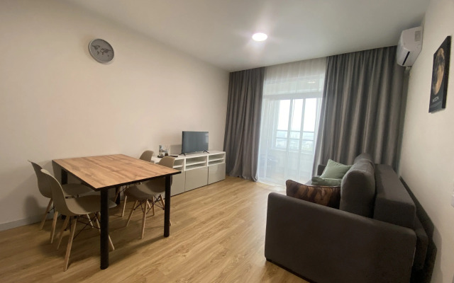 Na Tsentralnom Prospekte Goroda 17 Etazh Flat