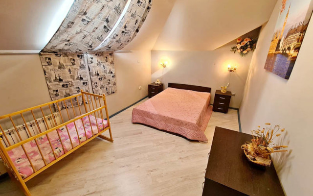 Taunhaus so svoim dvorom Kubanskij Dvorik 1 Private house
