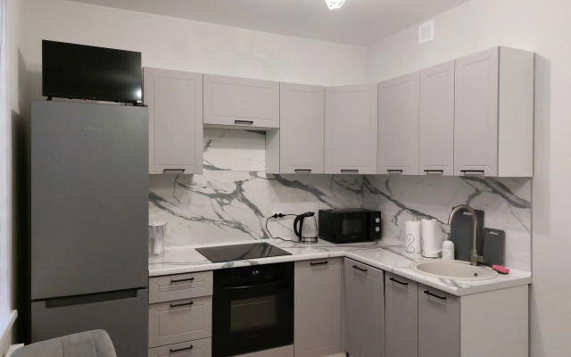 Na Ulitse Sergeya Zhadobkina 13 Flat