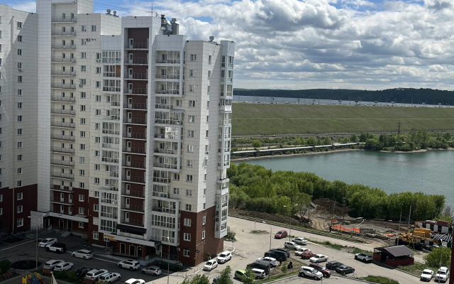 Na Verkhnyaya Naberezhnaya 161/13 Flat