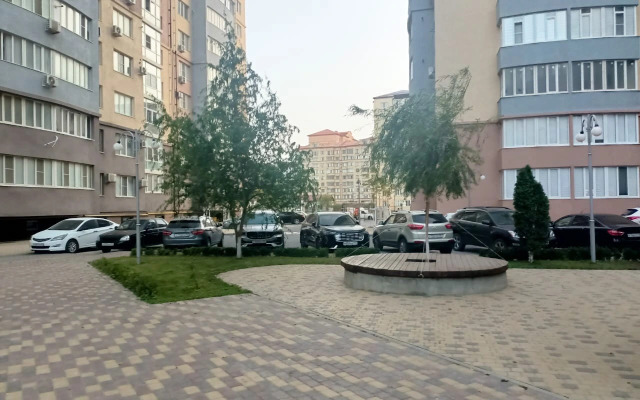 Molodyozhnaya 4A Flat