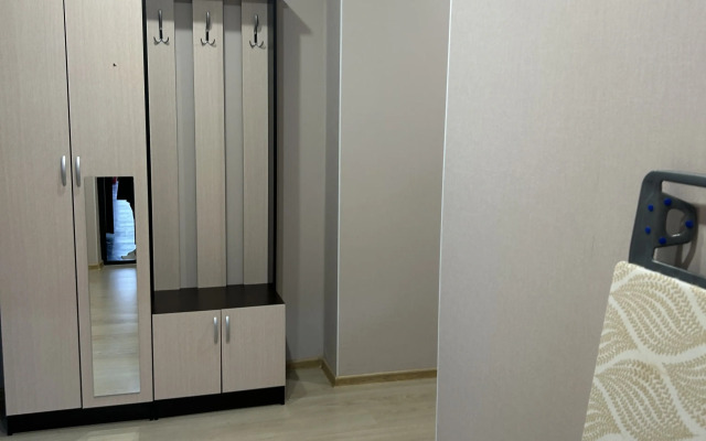 Shikarnaya Flat