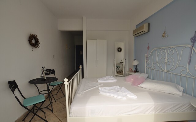 Manos Apartments