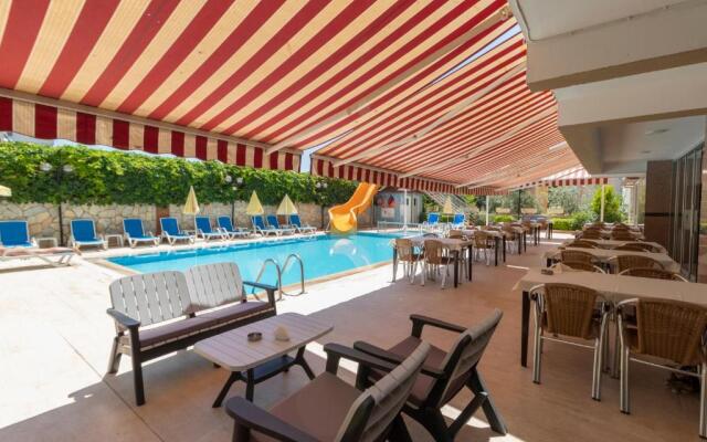 Lara Dinc Hotel