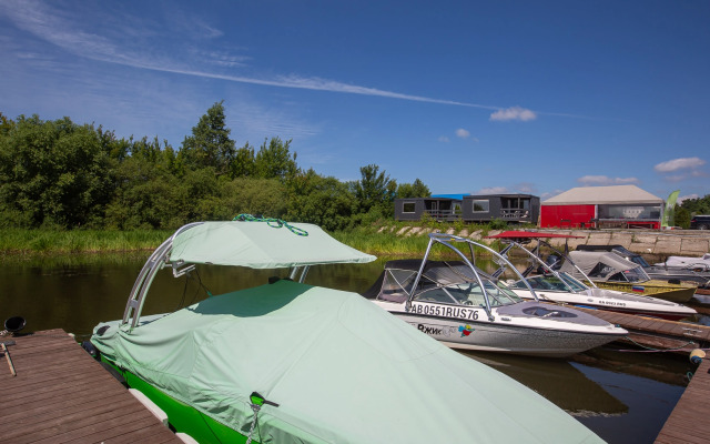 Бунгало Модульный домик с видом на реку