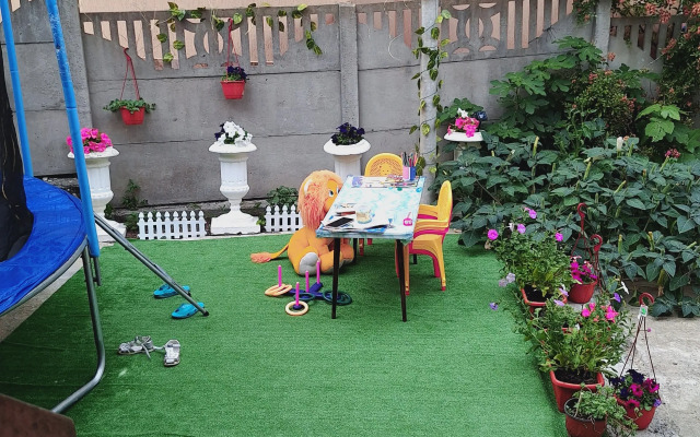 Anzhelika Guest House