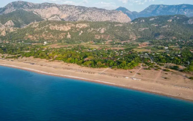 Etenna Beach Bungalows