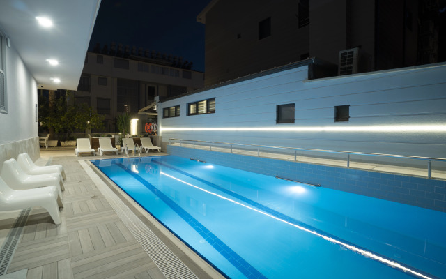 Opera Suites Hotel