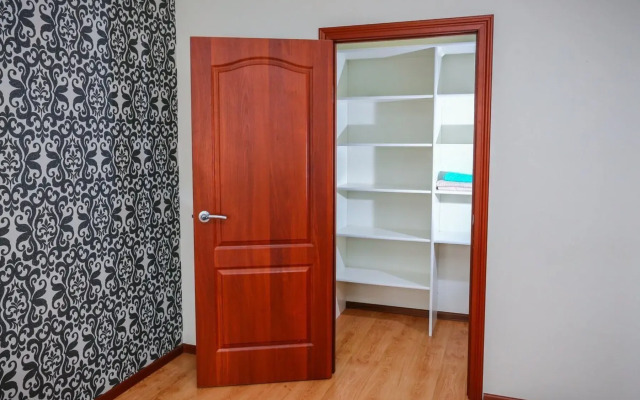 U Transportnoy Akademii Flat
