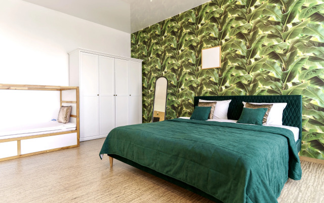 Апартаменты ApartMari Шикарные 4-комнатные апартаменты Лофт в центре