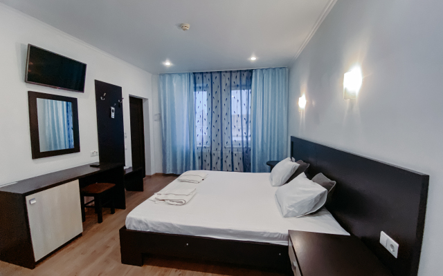 Karavella Hotel