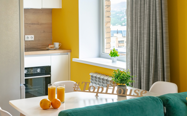 Апартаменты TopHouse на Океанском проспекте 102