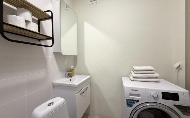 Апартаменты Элитные на берегу реки Тура с видом на Мост Влюбленных