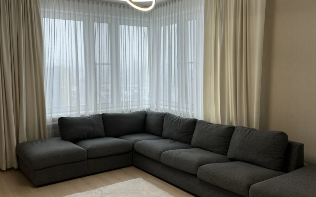 Квартира Krasroom с 3 комнатами в ЖК Параллели