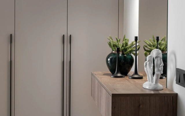 Granat s Basseynom i Mangalnoy Zonoy Villa