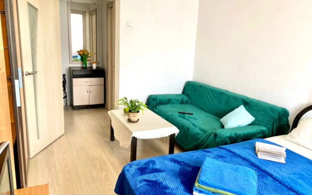 (2-Komnaty) V Tsentre Goroda Na Ploschadi Revolyutsii Flat