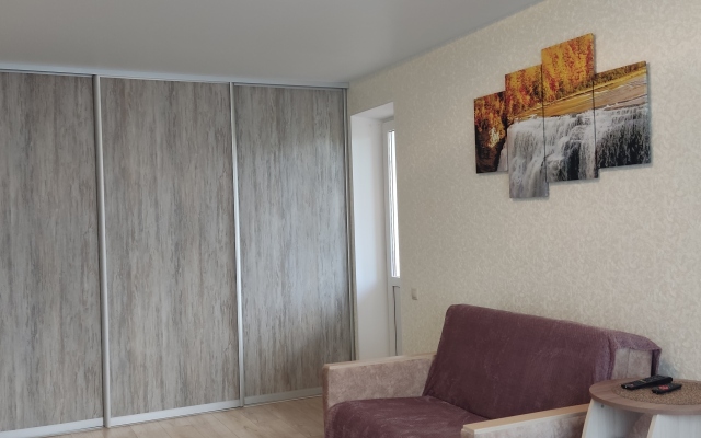 V Tsentre Dzerzhinskogo Rayona Flat
