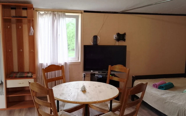 Letniy Domik v Tikhom Meste Private House