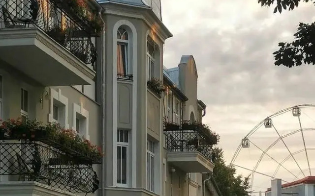 Mr.Just`s Hotel