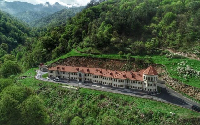 Vanatun Monastery Stay