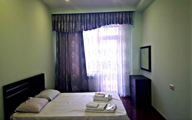 RentInnYerevan Pavstos Buzand 13 Apartments