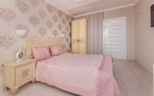 Per. Bogdana Khmelnitskogo 10 Flat