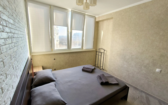 Апартаменты у пляжа Парк Победы на 4 гостей