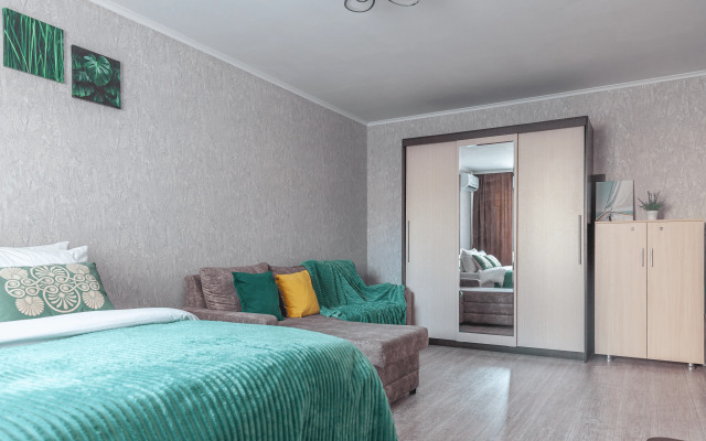 Uyutnaya kvartira na bulvare Admirala Pustoshkina Apartments