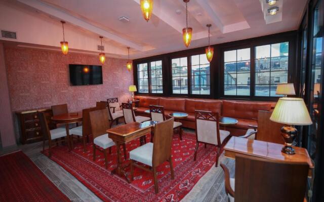 West Inn Hotel Baku